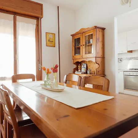 Acacia Apartment *